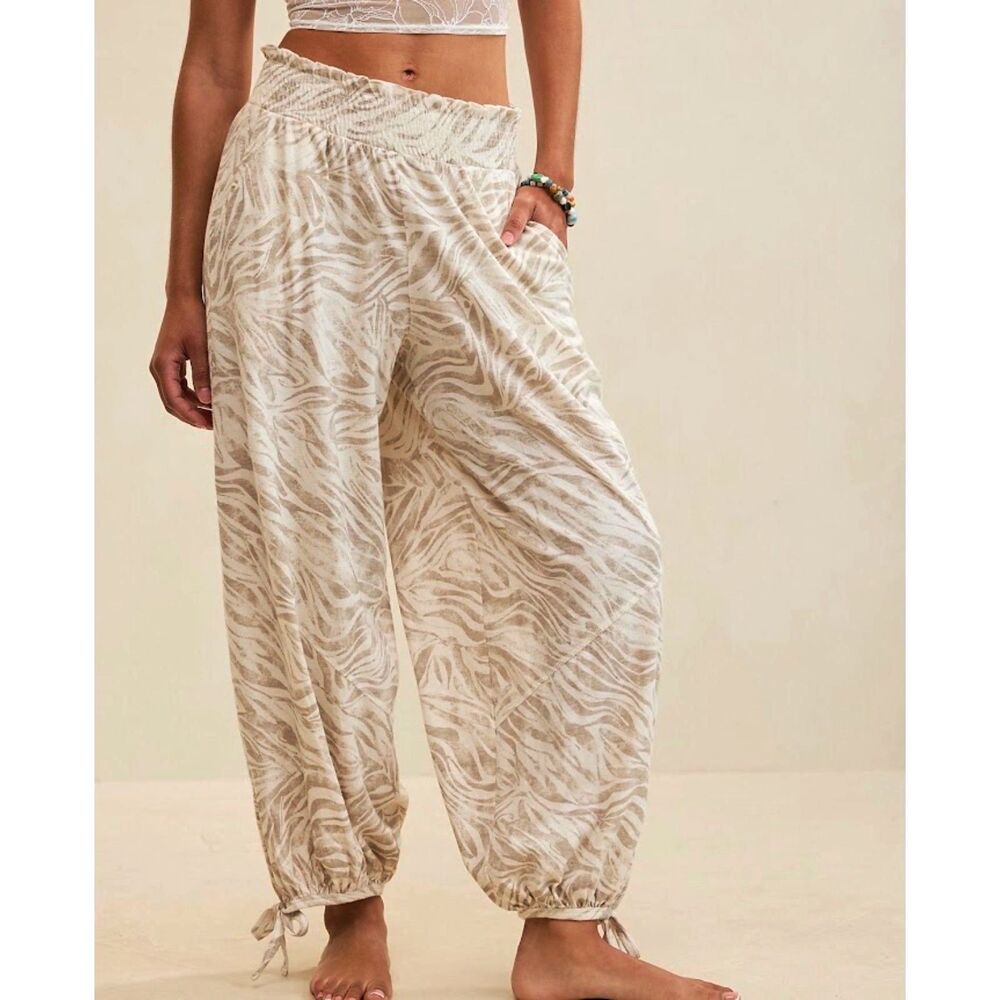 NEW Aerie Women loggers M L Happiest pants baggy wide leg Taupe tan cream stripe